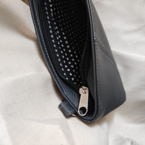 Lara sötétszürke kistáska