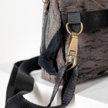 Olea variálható lila oldaltáska